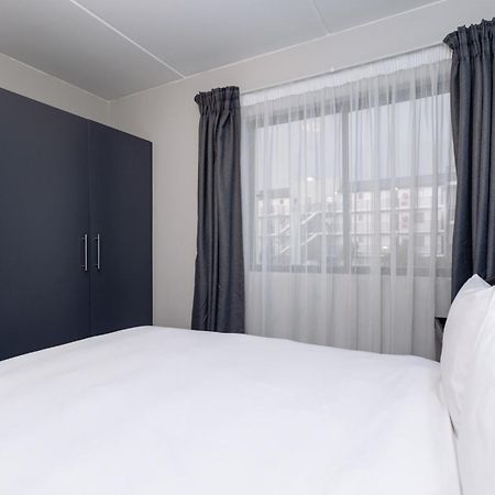 MINT Express Sandton View Johannesburg Exterior foto