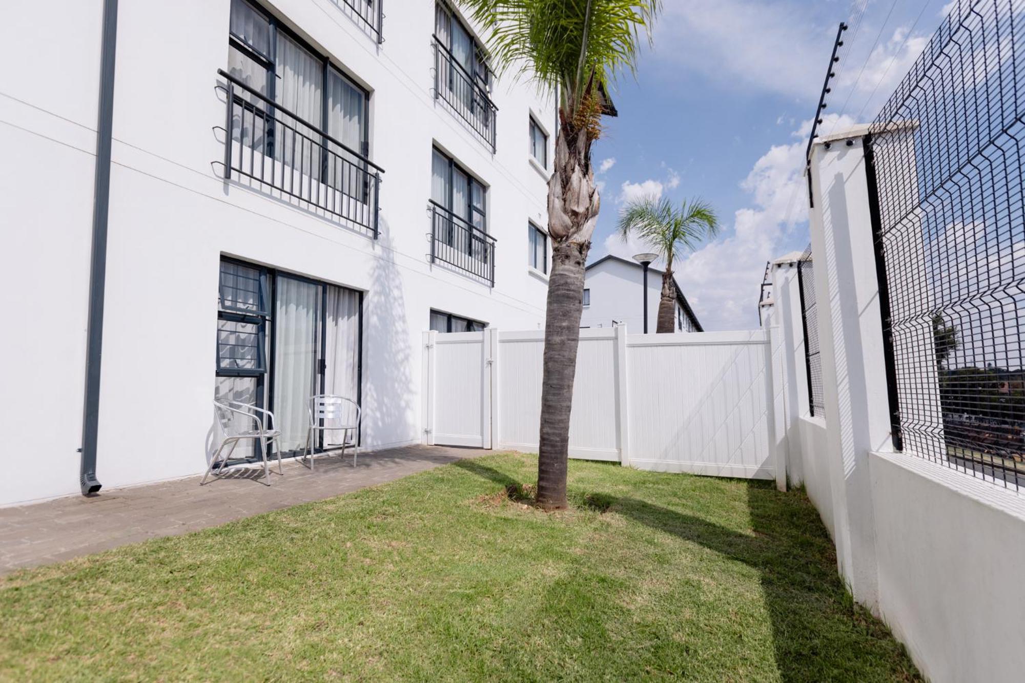 MINT Express Sandton View Johannesburg Exterior foto